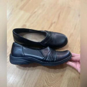 Earth Spirit Women’s Black Leather Slip On Loafer Casual shoes Size 6
